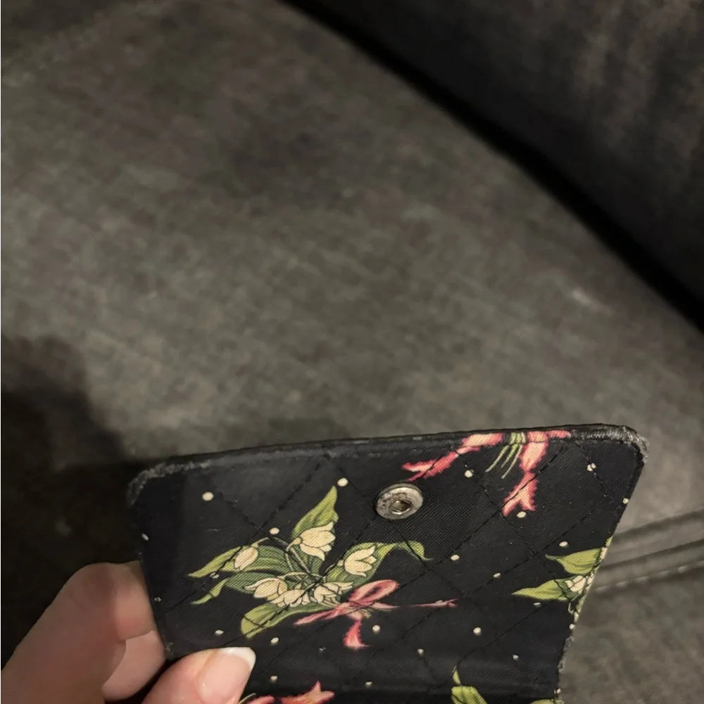Vera Bradley Black and Green Floral mini zip Wallet New Hope - Picture 3 of 6